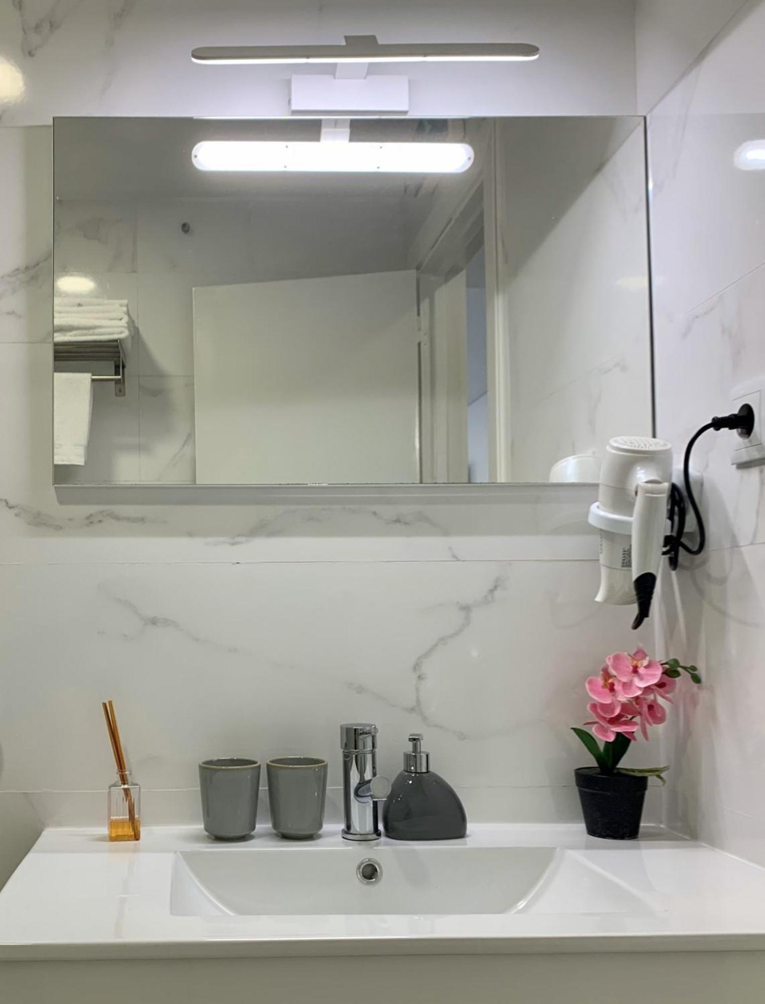 Almada Downtown 402 Apartment Porto Luaran gambar